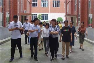 中國(guó)人民大學(xué)茶道哲學(xué)研究所湖南茶文化考察團(tuán)一行赴集團(tuán)白沙溪茶廠、益陽(yáng)茶廠、君山茶業(yè)考察調(diào)研